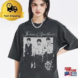 Jonas Brothers T-Shirt  Shirt Five Albums One Night Tour Unisex